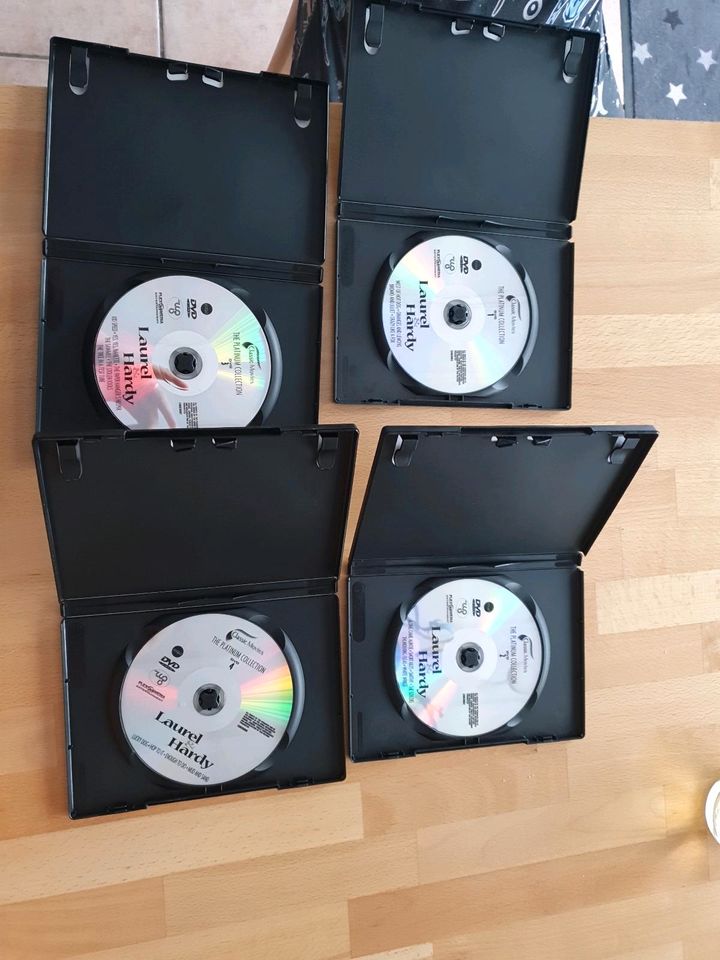 Laurel & Hardy DVDs, Platinen Kollektion DVD 1 bis 4, neuwertig in Rodalben