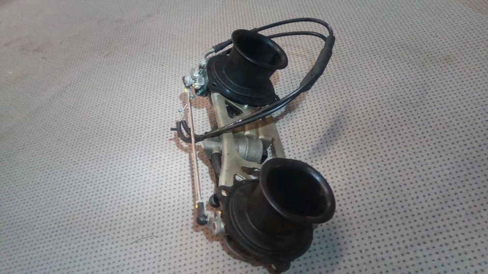 2008 Ducati 848 SBK Einspritzanlage Throttle Body 28240801A in Jörl