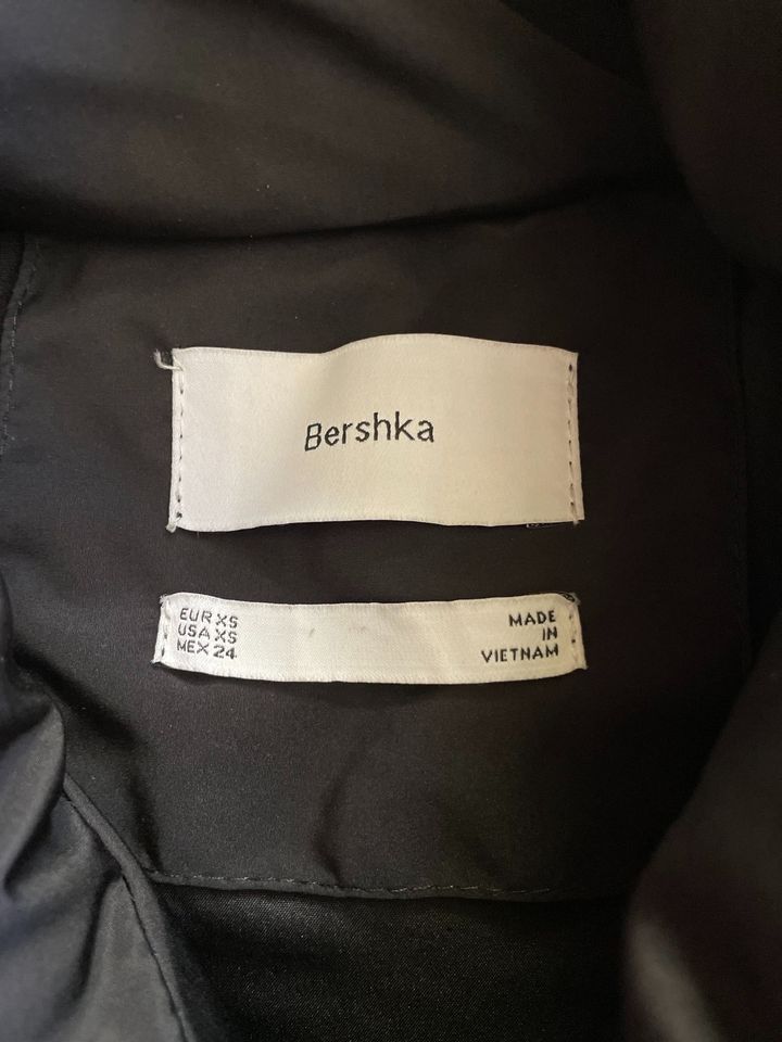 Bershka/ Steppweste/ Übergang in Hannover