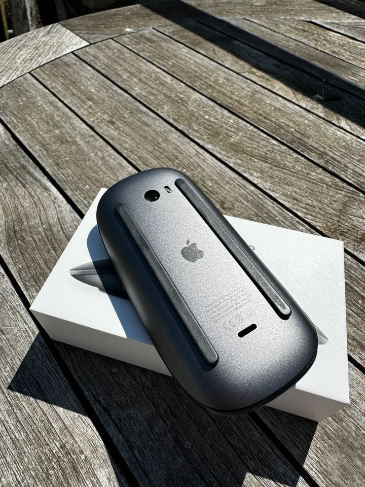 Apple Magic Mouse 2 - Space Grau - Wie Neu in Bornheim