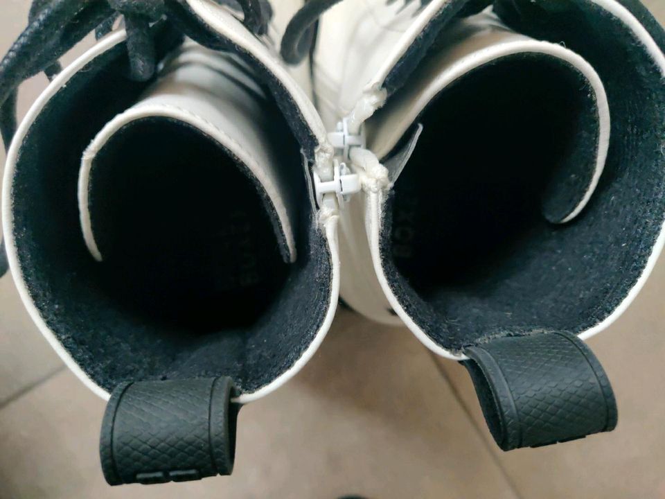 Bullboxer Boots Stiefeletten weiss Gr 40 in Ingolstadt