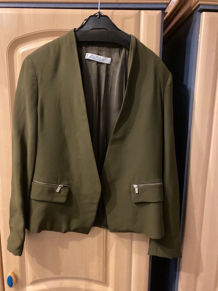 Blazer der Marke Mango in Khaki in Größe 34 für nur 5€ in Schwelm