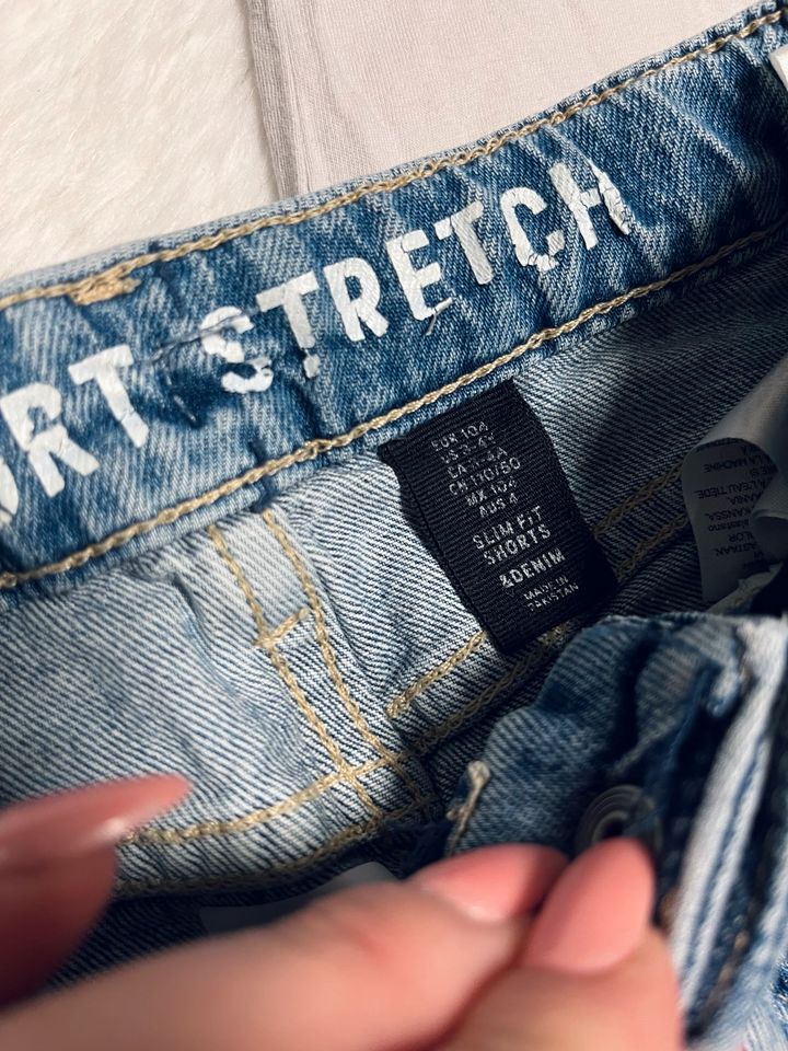 ••• Zara Shirt & H&M Shorts Gr. 98/104 ••• in Schashagen