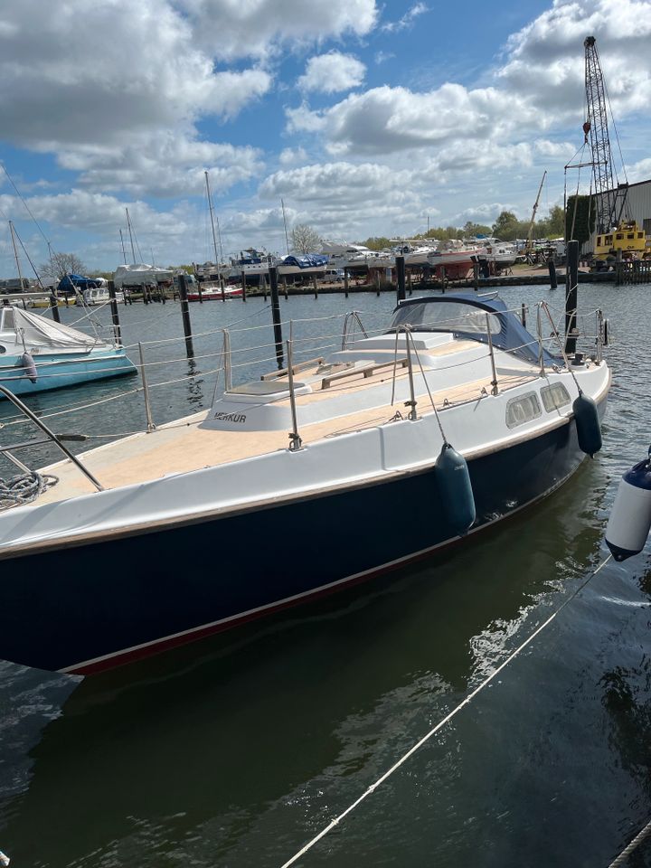 Segelboot,Segelyacht, Deerberg Amethyst jetzt am Sommerliegeplatz in Bad Oldesloe