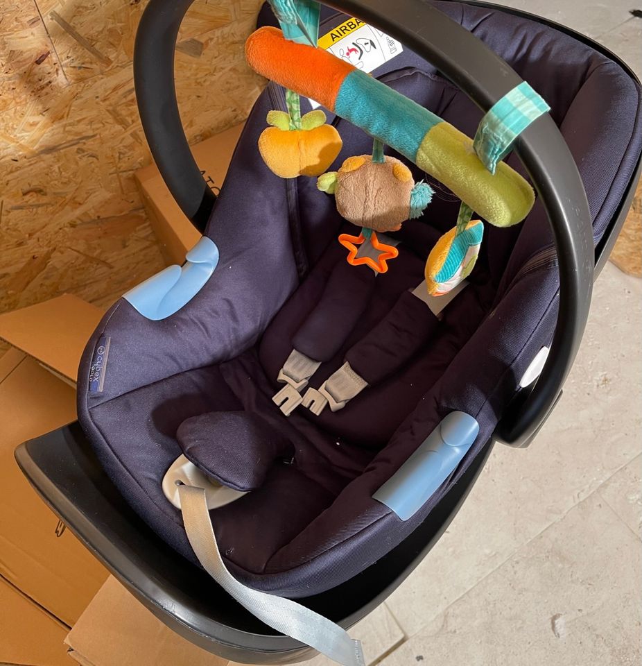 Cybex Babyschale Aton M i-Size und Base M in Kraichtal