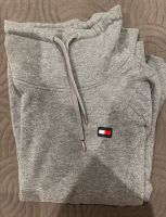 Tommy Hilfiger Rollkragenpullover/ Sweatshirt grau wie neu XS/S Nordrhein-Westfalen - Delbrück Vorschau