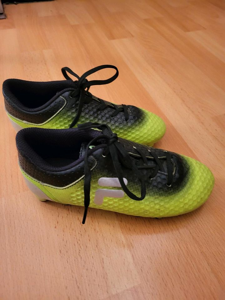 Fussballschuhe Kinder in Kamp-Lintfort