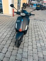 Vespa Sprint S Electric in Schwarz Modell 2024 45 km/h 3,7PS Bayern - Petting Vorschau