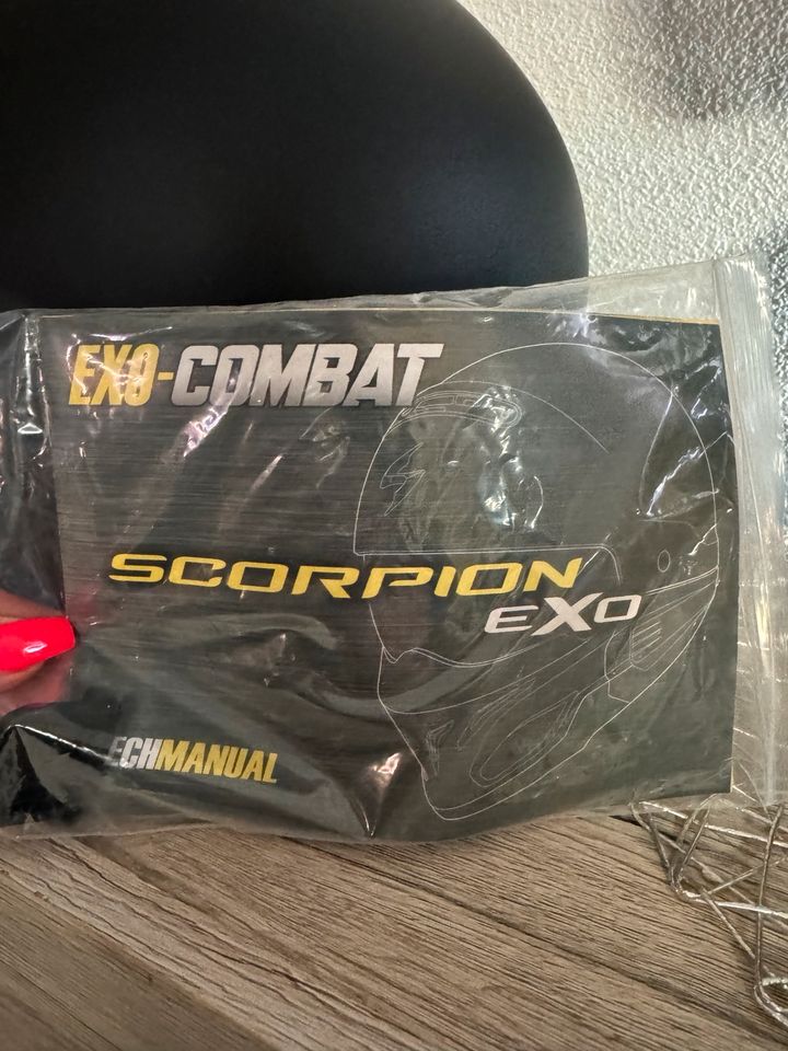 Verkaufe Helm Scorpion EXO Combat techmanual Motorradhelm in Dinslaken