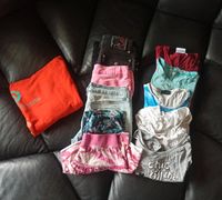 Bekleidungspaket 140/146 Rock, Pulli, T-shirt, Capri, Shorts Baden-Württemberg - Dettingen an der Iller Vorschau