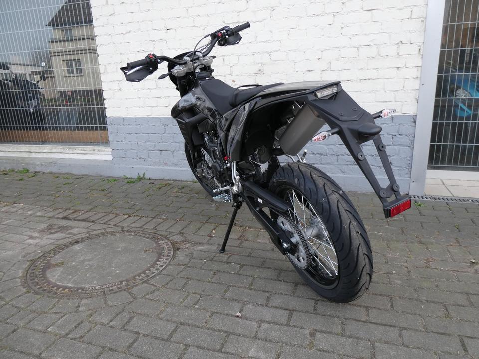 Neufahrzeug Motorrad Sherco 125 4T SM-RS Blackmoon Supermoto in Horn-Bad Meinberg