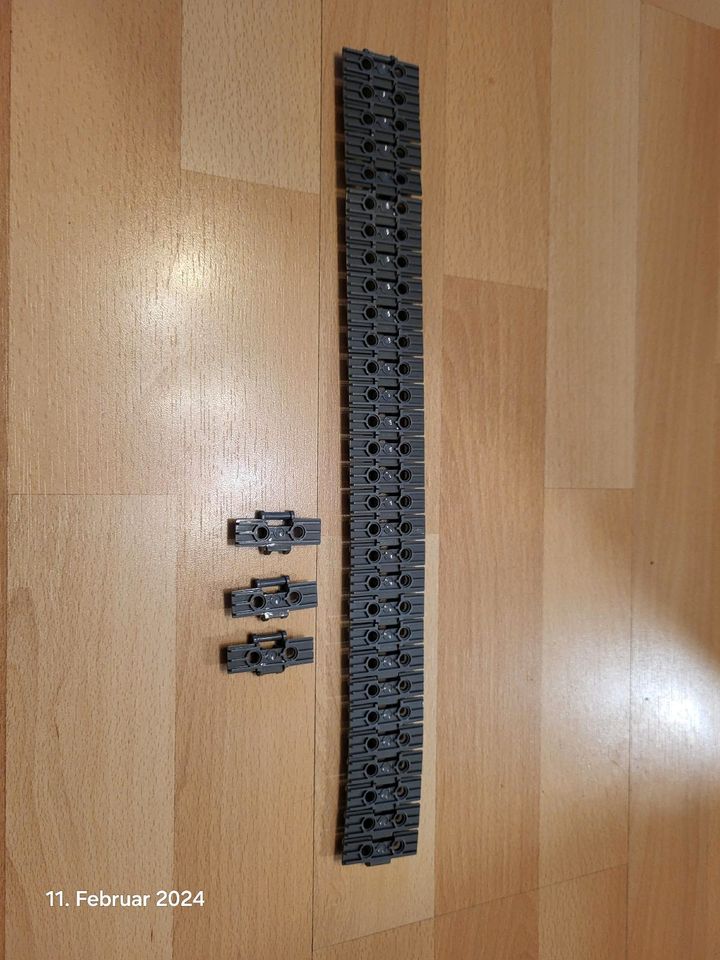 30 Lego Technik Technic 57518 Ketten Raupen Bagger Panzer grau in Hamburg