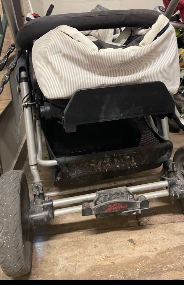 Buggy 25 und Kinderwagen 20 Euro in München