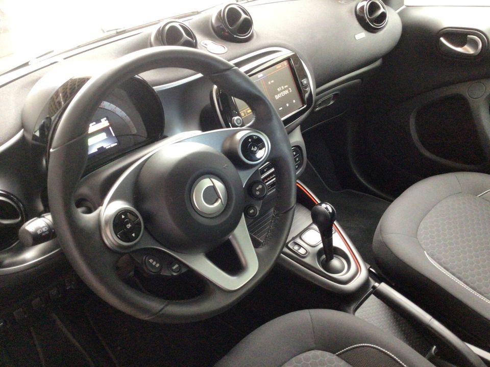 Smart smart EQ fortwo Passion/Exclusive/22kW/Pano/LED in Neumarkt i.d.OPf.