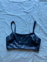 Neues Bershka crop Top schwarz L Lederoptik ungetragen Nordrhein-Westfalen - Kleve Vorschau