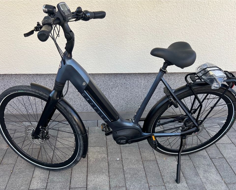 GAZELLE ULTIMATE C8+ HMB BELT E BIKE ,RIEMENANTRIEB,RH 57,8GANG in Marl