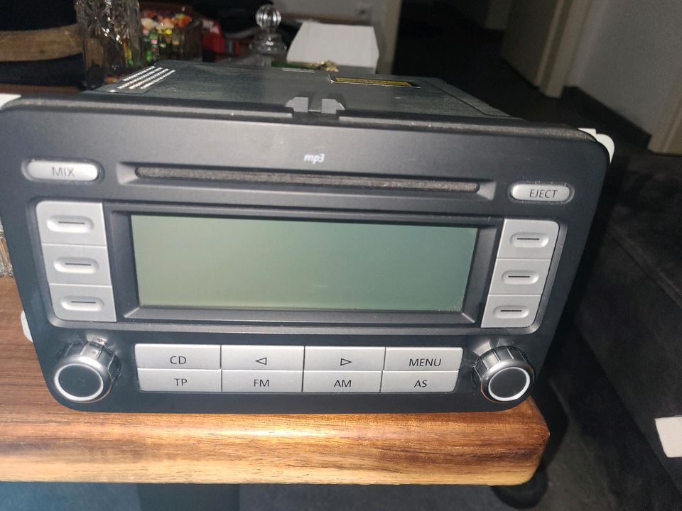 Auto radio VW ORGINAL radio cd mp3 in Herne