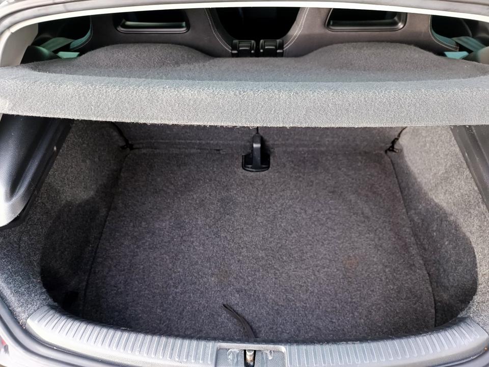 VW Scirocco⭐️TÜV⭐️ 160PS Sport Black Edition Klima SHZ PDC BC in Erbach