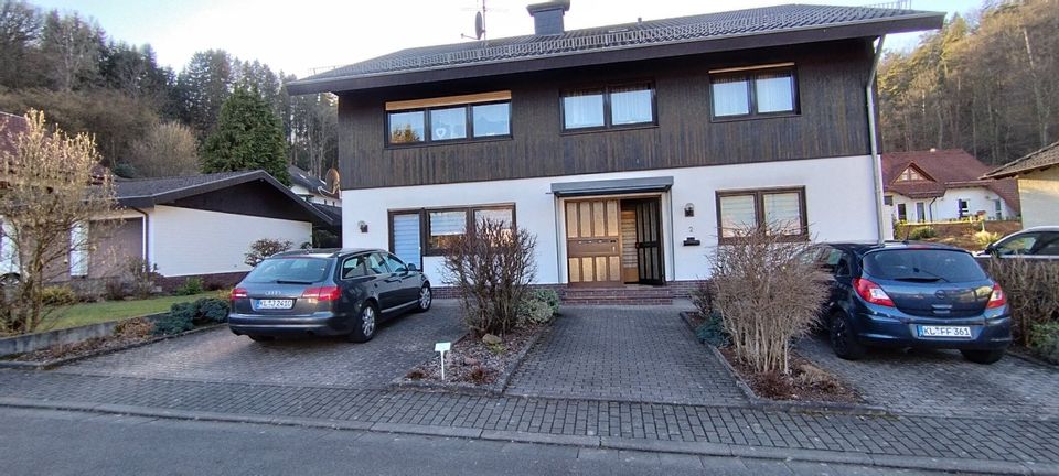 Charmantes großes Zweifamilienhaus mit Garage, Garten in guter Lage von Linden. in Linden (Pfalz)