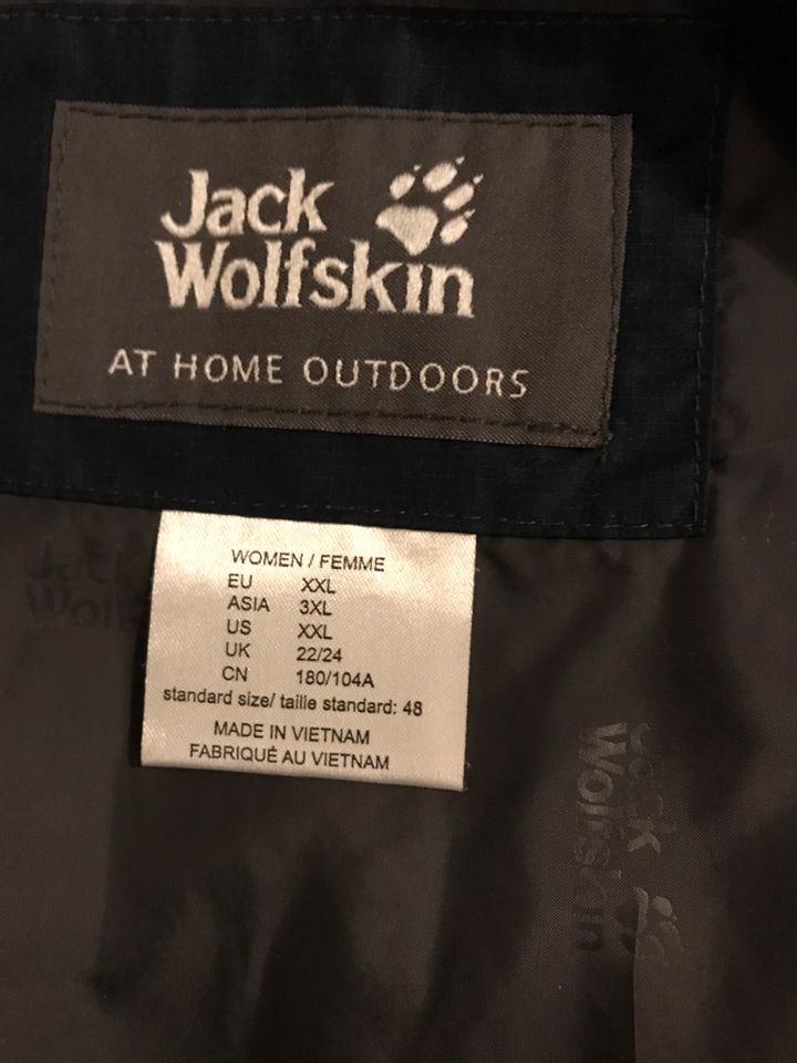 Jack Wolfskin Damen-Mantel Größe 48 in Gießen