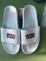 LEVIS Gr44 Badeschlappen weiß gebraucht & gewaschen Nürnberg (Mittelfr) - Südstadt Vorschau