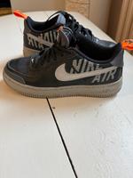 Nike Sneaker schwarz Silber Größe 38 Hessen - Rodenbach Vorschau