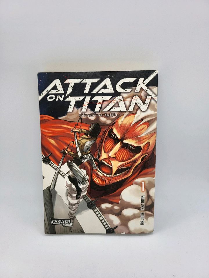 Manga Attack on Titan, Band 1+2 in Düren