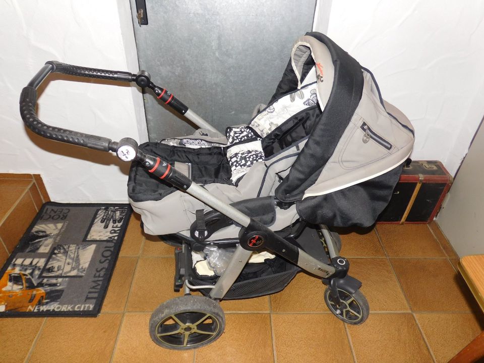 Kinderwagen in Keltern