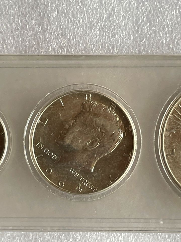 Silber USA 6 Münzen One Dollar, Half Dollar usw in Whitman Halter in Haibach Unterfr.