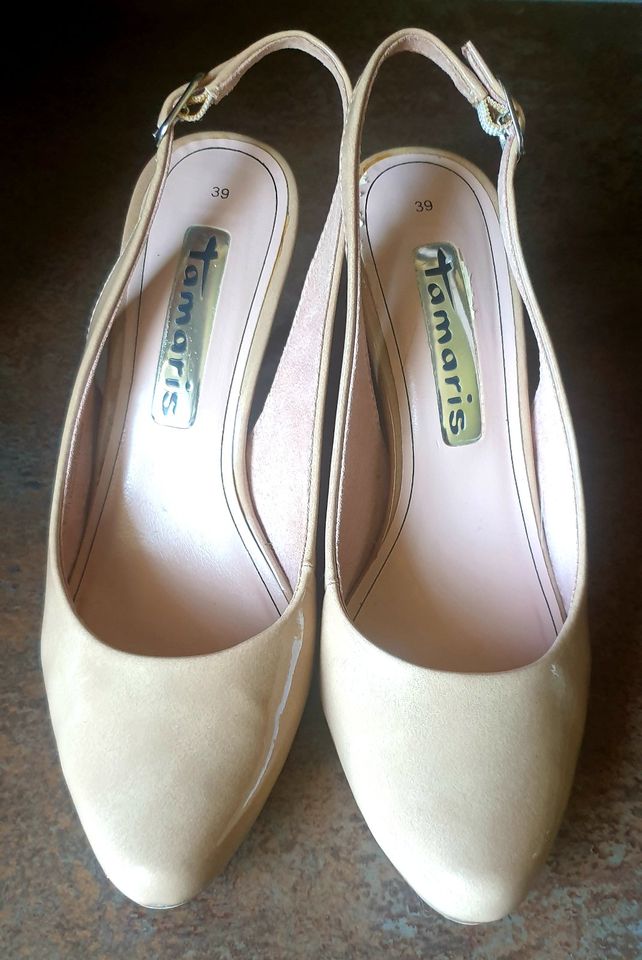 Tamaris Lack-Pumps Gr. 39 beige wie Neu Sling back in Bremerhaven