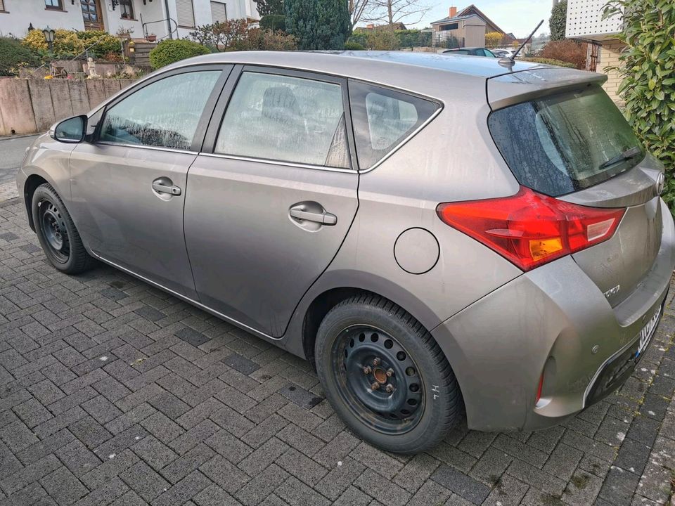 Toyota Auris 1.6 in Hausen