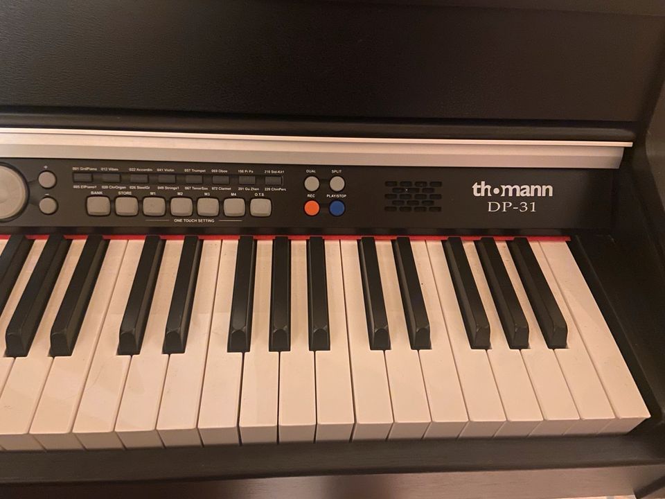 Thomann DP-32 B Klavier mit Stuhl in Weidenthal