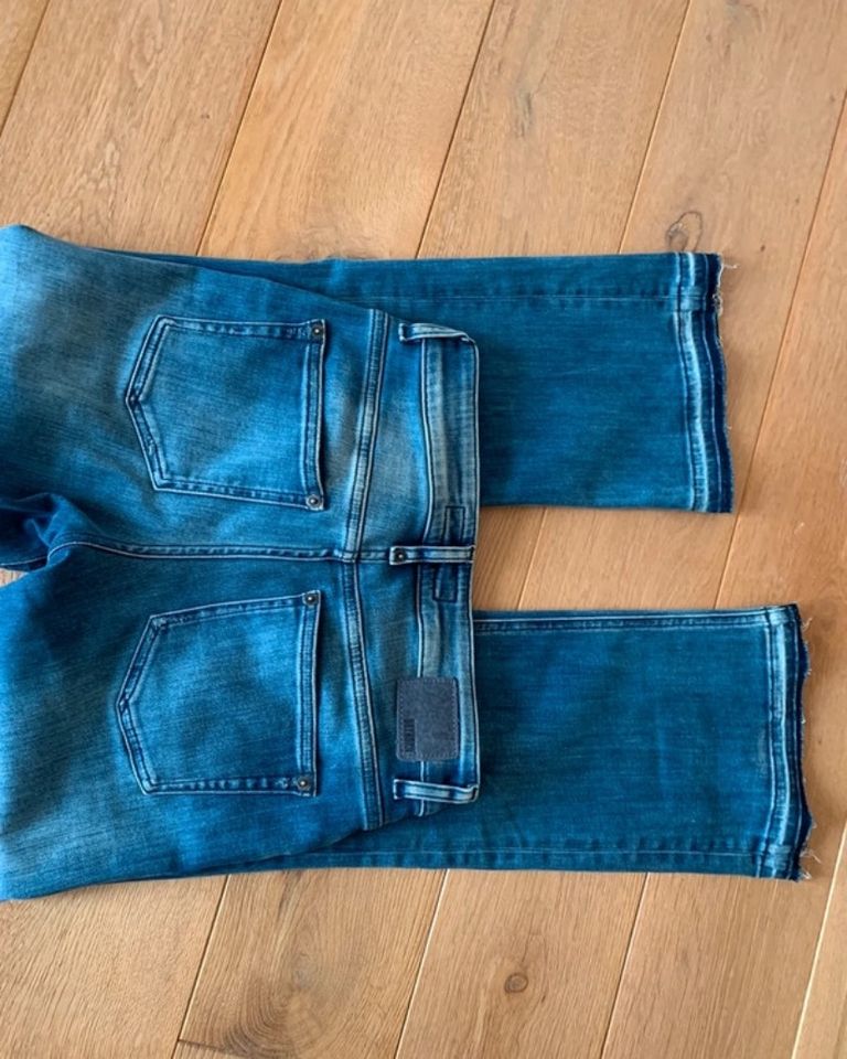 Jeans Drykorn bootcut 26/32 blau stylisch neuwertig in Ellwangen (Jagst)