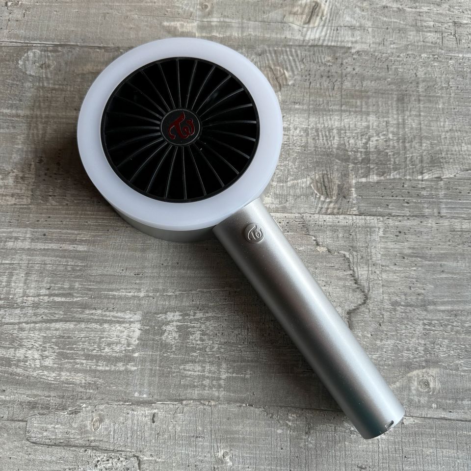 Twice Twaii‘s Candybong / Candyfan z Handy Fan / Handventilator in Bedburg