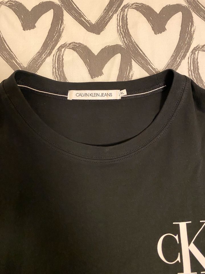 Calvin Klein Herren t-Shirt in Duisburg