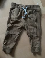 Coole Baby Hose gemütliche Stoffhose von C&A, Gr. 74, neuwertig Hessen - Herborn Vorschau