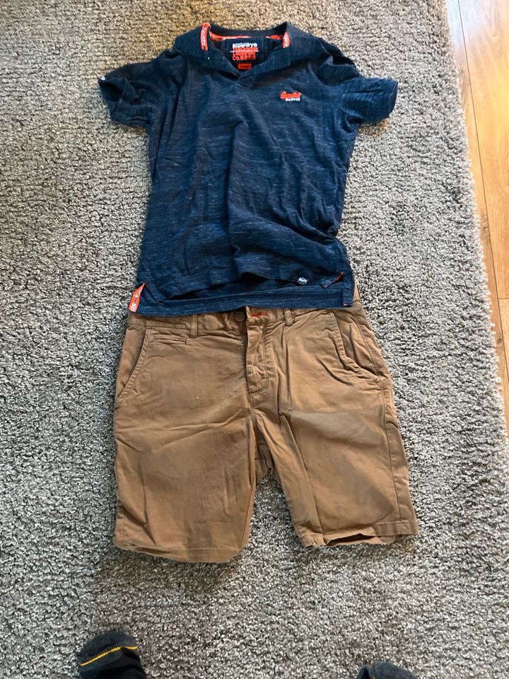 Poloshirt/kurze Hose von Superdry in Grundhof