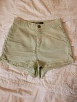 Mintgrüner Shorty von Pull&Bear Größe XXS Hessen - Fulda Vorschau