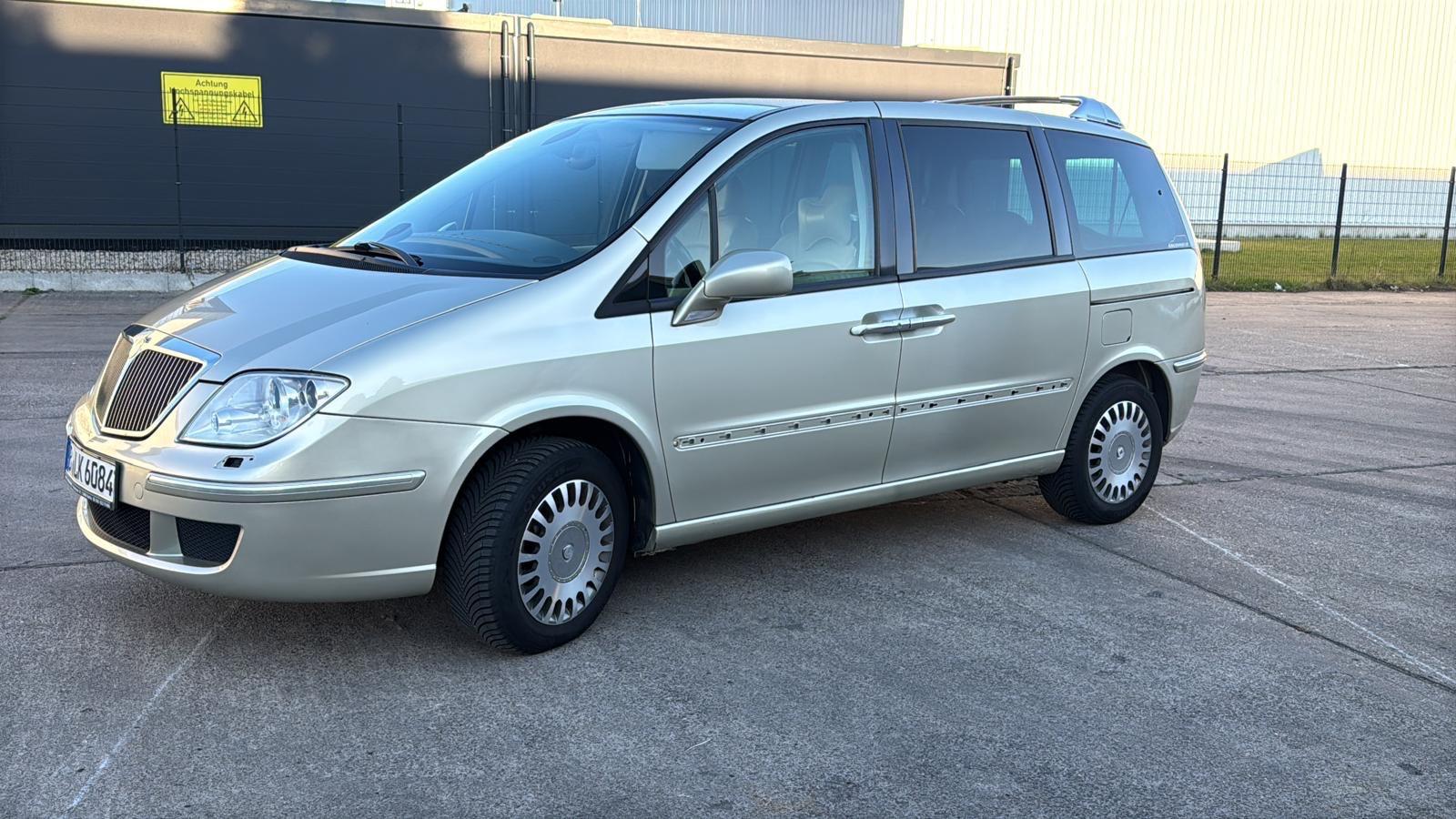 Abbildung des Autos Lancia Phedra 2.0 JTD Vo…
