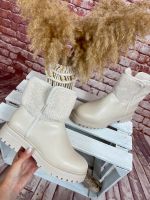 Traumhafte Creme farbene Boots mit Sherpa Details Bochum - Bochum-Ost Vorschau