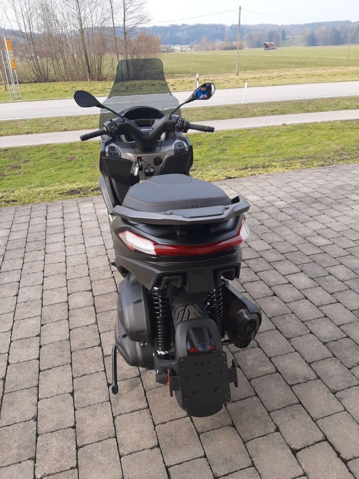 Piaggio MP3 530 Neufahrzeug fahrbar mit Autoführerschein. Aktion in Petting