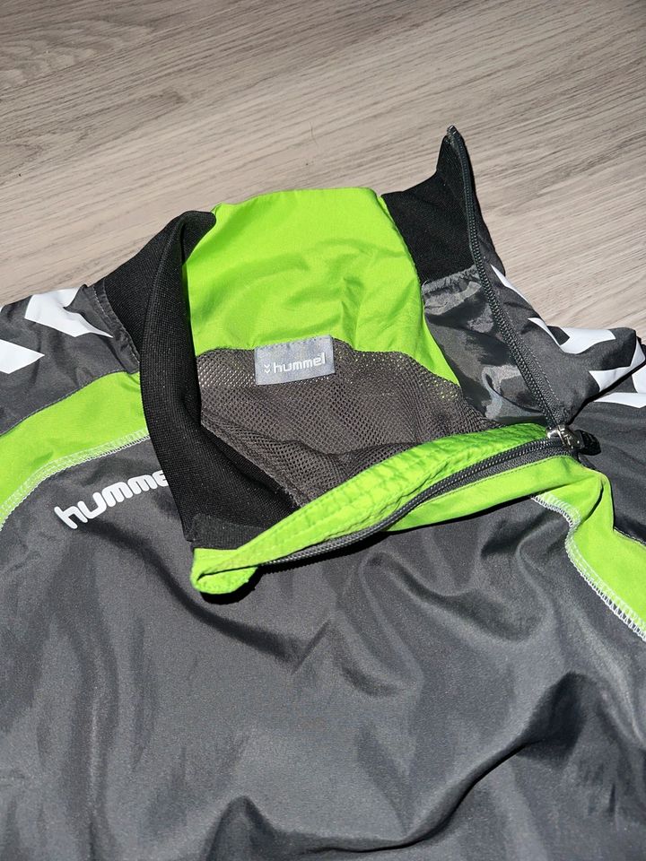 Hummel Trainingsjacke Größe 152 in Haage