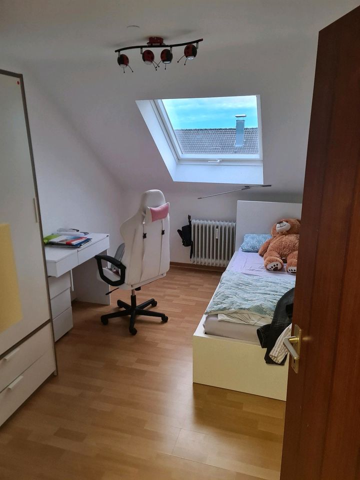 In Herbozheim Private  4 Zimmer Dachgeschoss Wohnung mit Garage in Kenzingen