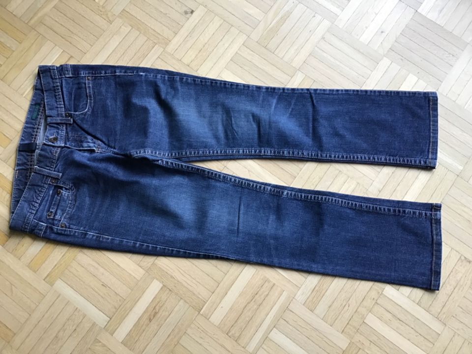 Benetton jeans, W28 in Köln