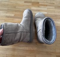 UGG Stiefel Classic Short Crystal Bow beige/grau Größe 39 Findorff - Findorff-Bürgerweide Vorschau