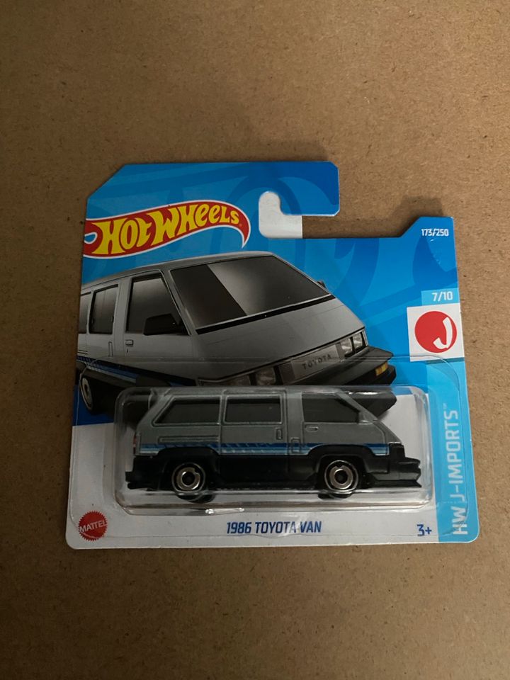 Hot Wheels 1986 TOYOTA VAN Hw-J Imports 7/10 in Hamm