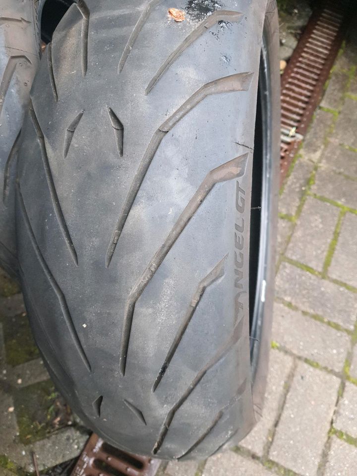 Pirelli Motorradreifen in Kreischa