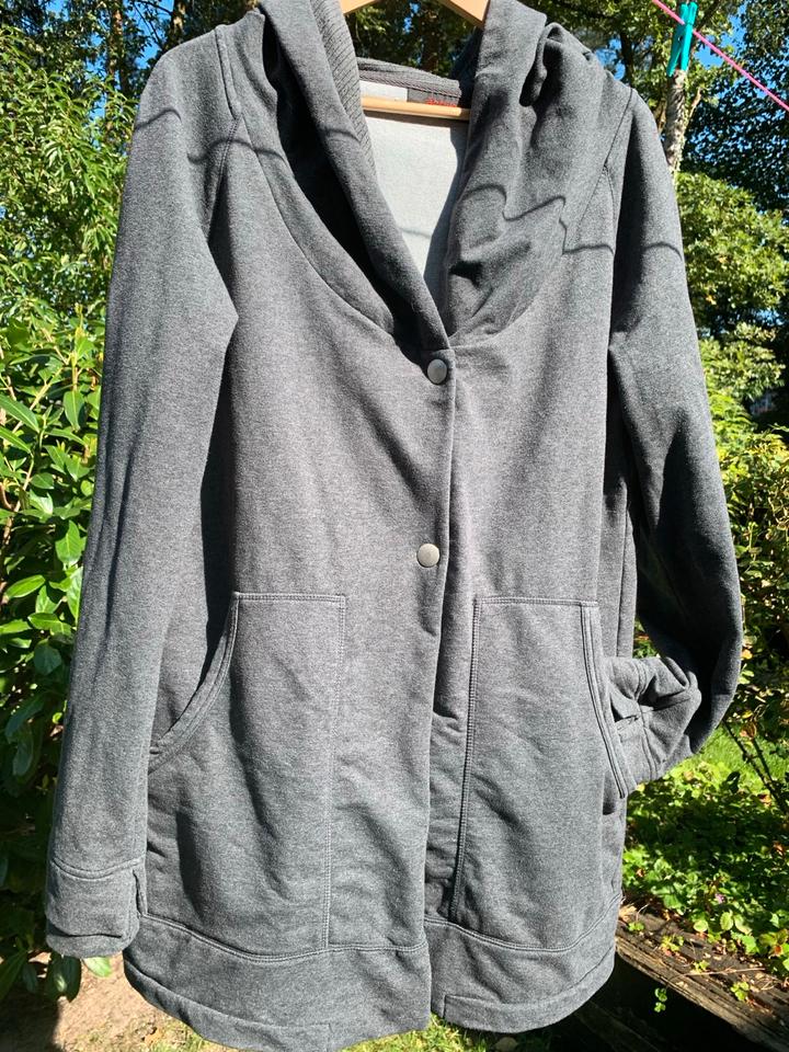 Gr 40 Tchibo Graue Sweatjacke mit oversized Kapuze in Buchholz in der Nordheide