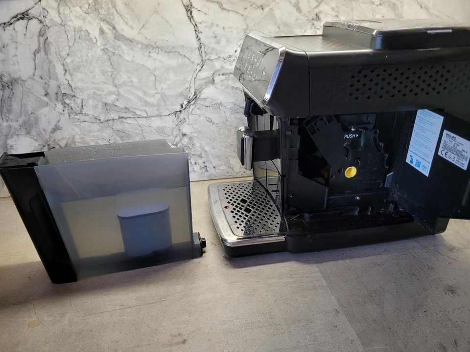 Kaffeevollautomat Philips schwarz in Simbach