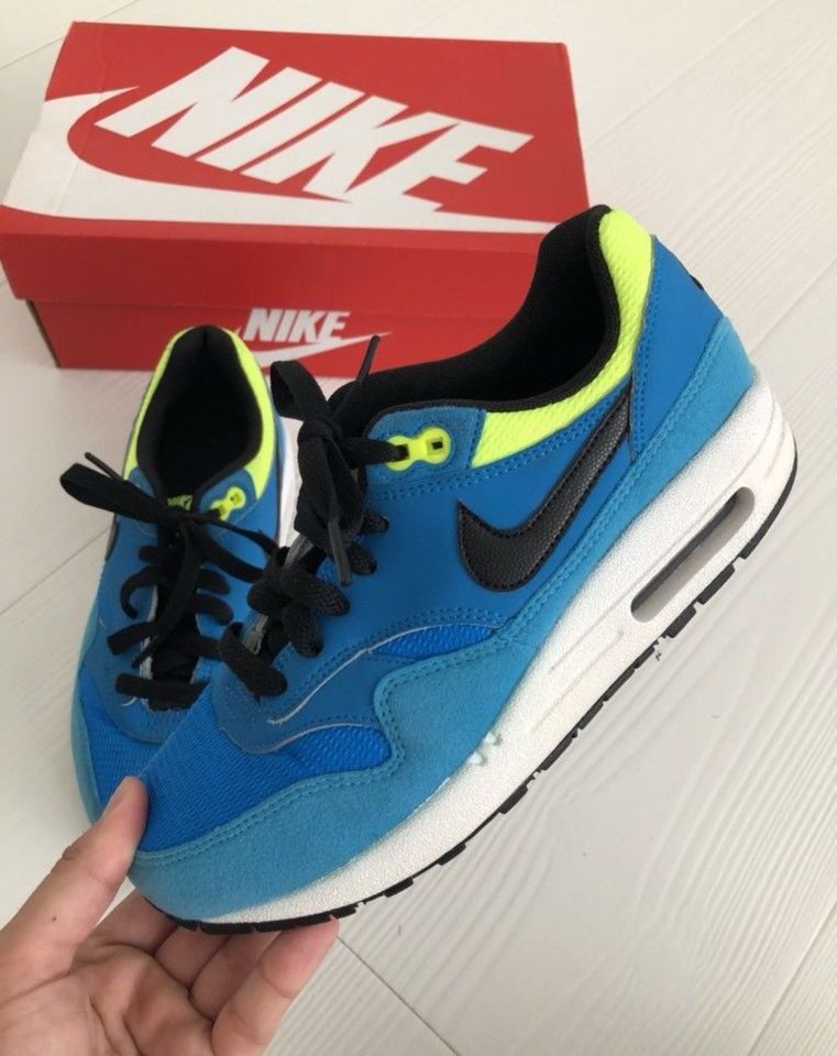 Nike Air Max Schuhe Damen Snekaer Größe 36 in Krefeld